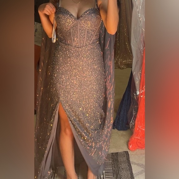 Cinderella Divine prom dress - Picture 2 of 3